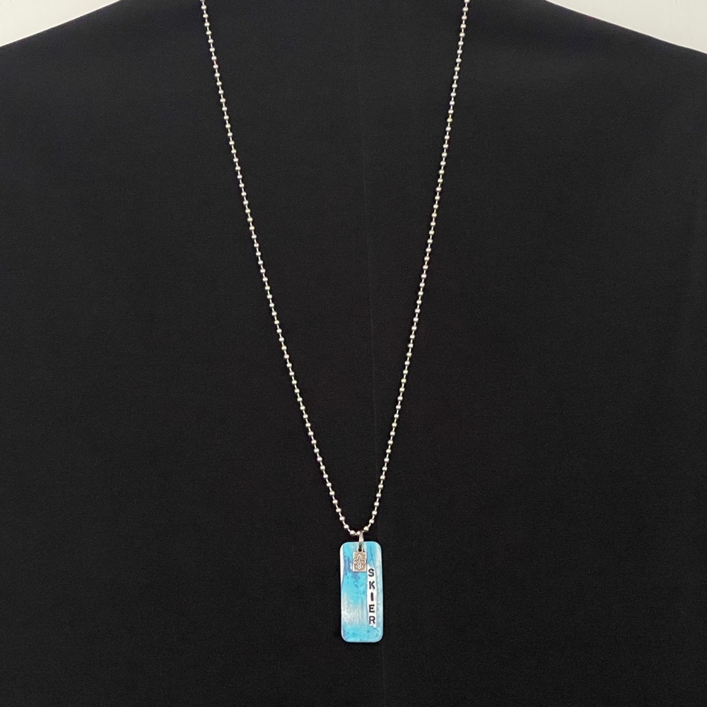 Kate Mesta chain.